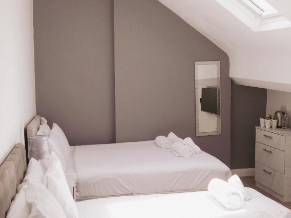 Hotel Anfield : photo 3 de la chambre chambre quadruple avec salle de bains privative