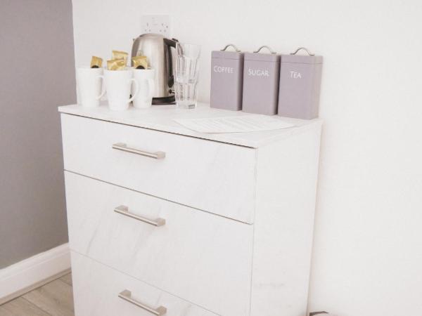 Hotel Anfield : photo 5 de la chambre chambre quadruple avec salle de bains privative