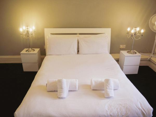 Hotel Anfield : photo 5 de la chambre chambre double avec salle de bains privative