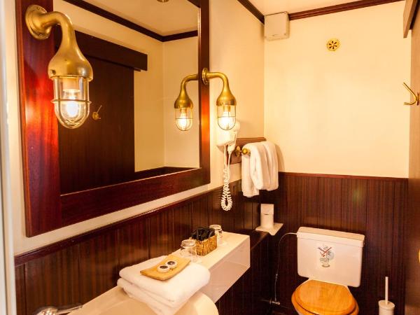 Boat Hotel De Barge : photo 9 de la chambre cabine croisière - vue sur canal