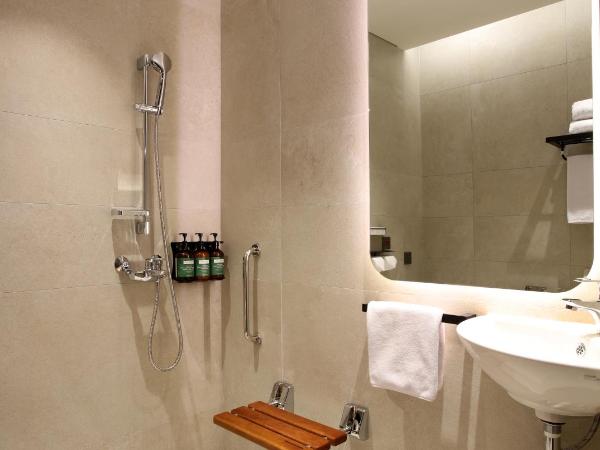 voco Seoul Gangnam, an IHG Hotel : photo 5 de la chambre chambre lit queen-size de luxe pour personnes à mobilité réduite