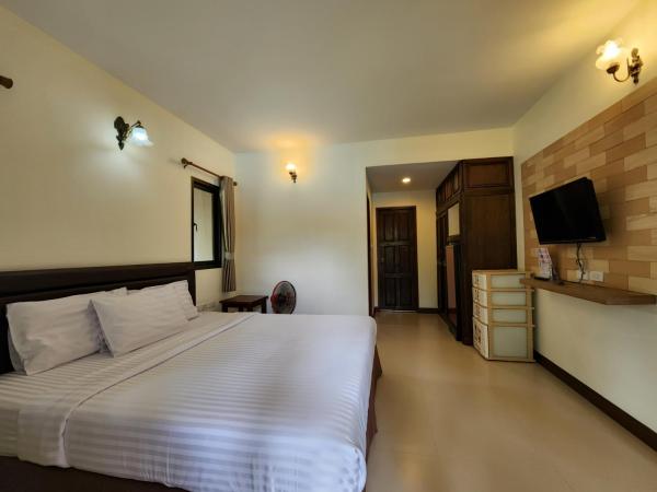 La-or Resort : photo 3 de la chambre chambre double - vue sur piscine