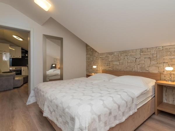 Villa Lučica Trogir : photo 3 de la chambre appartement 1 chambre avec balcon