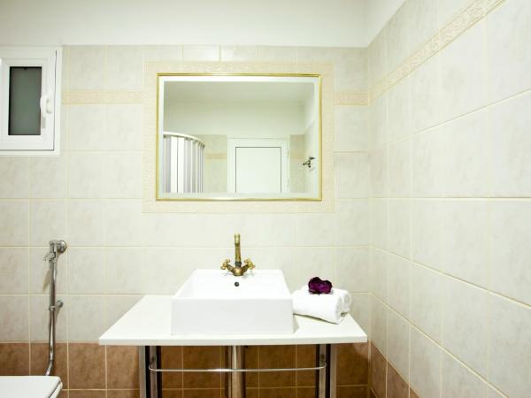 Elizabeth Hotel : photo 8 de la chambre chambre quadruple