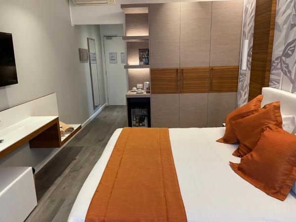 Hotel Aurora : photo 9 de la chambre chambre double ou lits jumeaux - vue sur mer