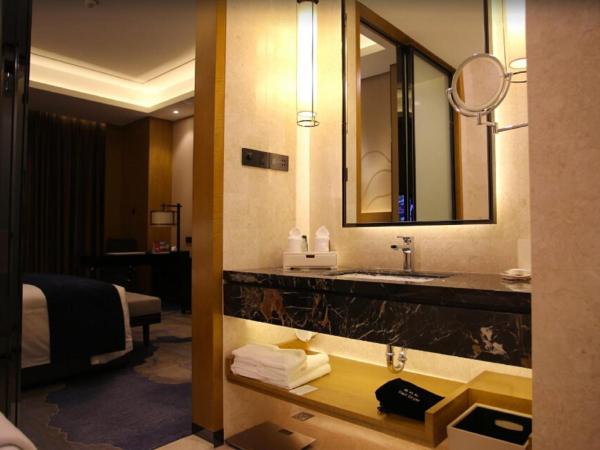 Wyndham Chongqing Yuelai : photo 1 de la chambre chambre king de luxe club