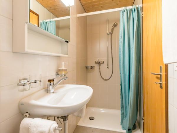 Seehotel Sternen : photo 2 de la chambre chambre familiale - vue sur lac