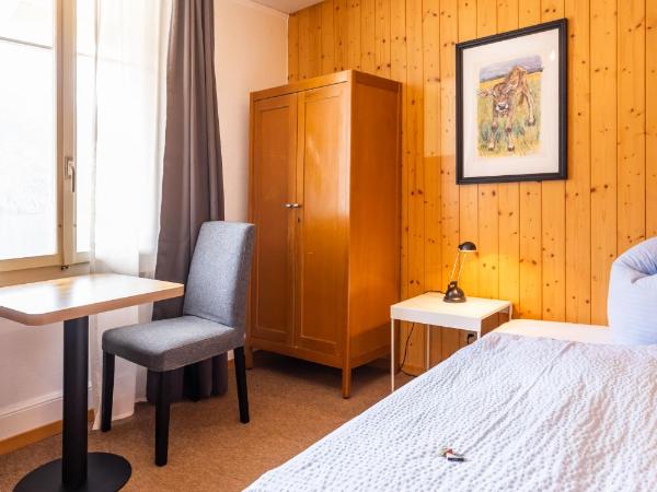 Seehotel Sternen : photo 1 de la chambre chambre simple avec toilettes et douche communes
