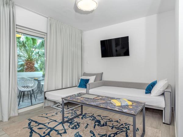 Maison 66, Riviera Hotels : photo 5 de la chambre chambre familiale - vue latérale sur mer