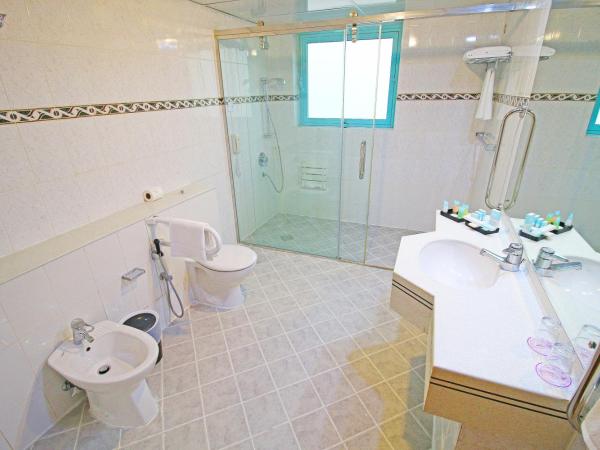 The George Hotel by Saffron, Dubai Creek : photo 4 de la chambre chambre premier - vue sur crique et quartier heritage