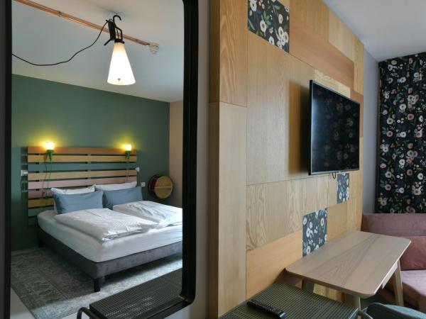 Hotel BIRGIT Berlin Mitte : photo 2 de la chambre chambre double avec canapé-lit