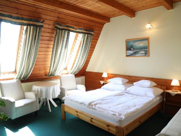 Hajdú Kastély Hotel : photo 4 de la chambre chambre quadruple