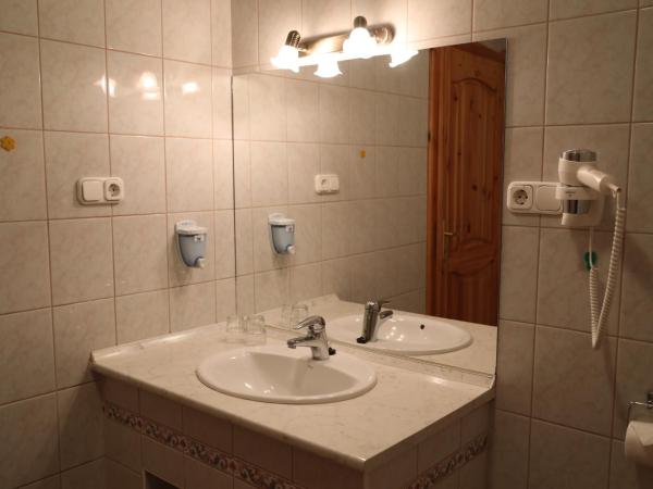 Hajdú Kastély Hotel : photo 3 de la chambre chambre triple supérieure