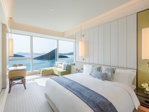 The Fullerton Ocean Park Hotel Hong Kong : photo 3 de la chambre chambre lit king-size côté océan