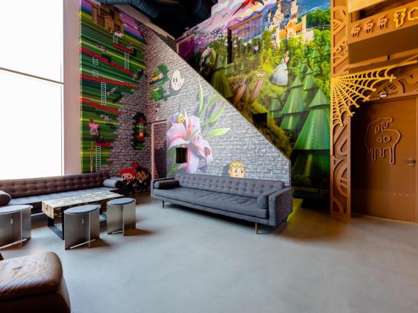 Hotel Not Hotel Rotterdam : photo 3 de la chambre hébergement paysage de folie Éclectique