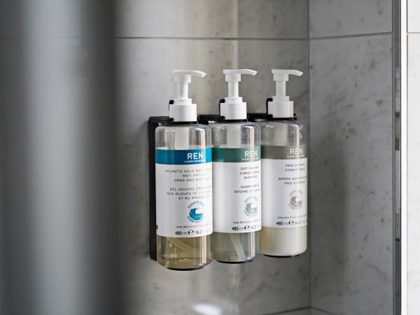 numa I Loreto Apartments : photo 1 de la chambre 1 bedroom apartment with balcony and sofa bed