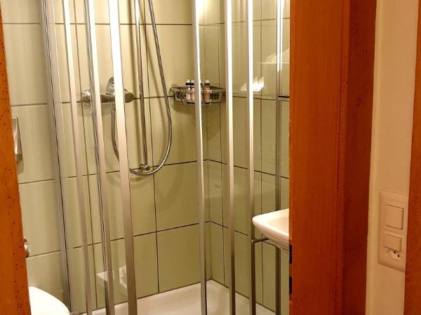 Hotel Schönegg : photo 5 de la chambre petite chambre double avec balcon - vue sur montagne