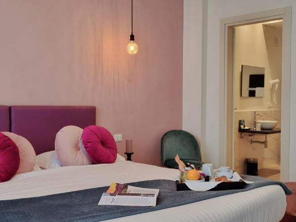 B&B Lorena Suites : photo 2 de la chambre chambre double ou lits jumeaux avec balcon