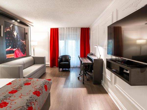 Hotel Plaza Quebec : photo 3 de la chambre chambre avec 1 lit quen-size et 1 lit escamotable queen-size - balcon intérieur