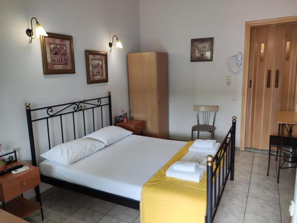 Exarchos Guest House : photo 2 de la chambre chambre double