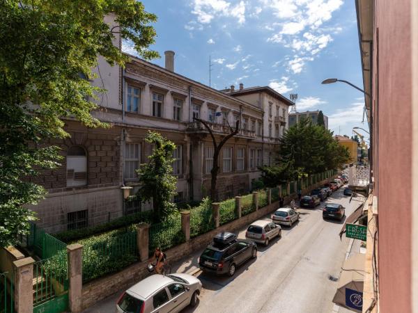 Hostel Antique : photo 4 de la chambre lit dans dortoir pour femmes de 8 lits