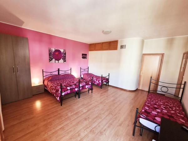 Affittacamere Il Terrazzo Di Archimede : photo 3 de la chambre chambre quadruple avec salle de bains privative