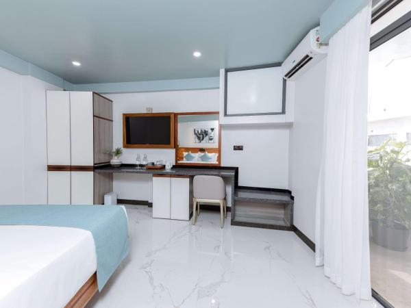 Marukab Plaza : photo 6 de la chambre deluxe double room with balcony (free return airport transport)