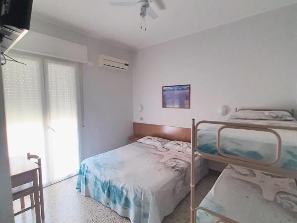 Hotel Amalfi : photo 1 de la chambre chambre quadruple