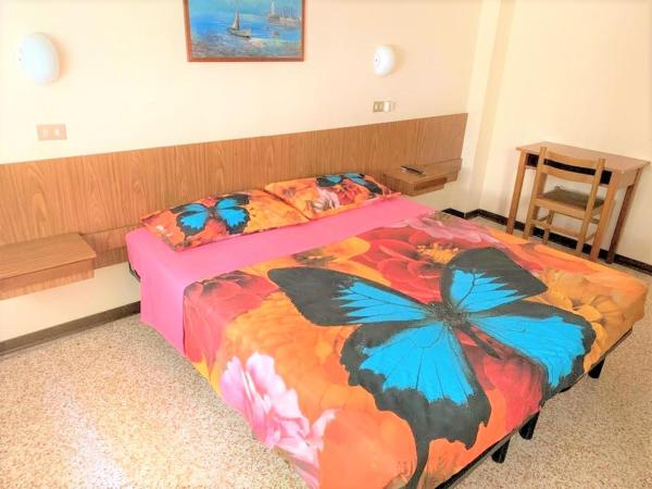 Hotel Amalfi : photo 7 de la chambre chambre double ou lits jumeaux