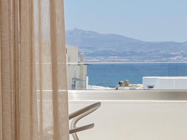 Elite Suites Naxos : photo 7 de la chambre chambre double deluxe avec balcon - vue sur mer