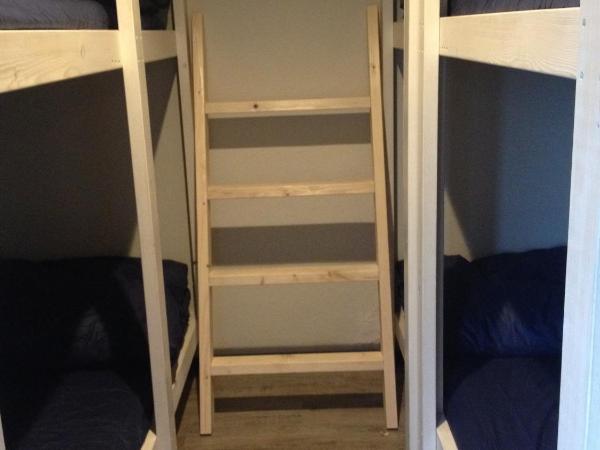 328 Hostel & Lounge : photo 2 de la chambre lit dans dortoir pour femmes de 4 lits