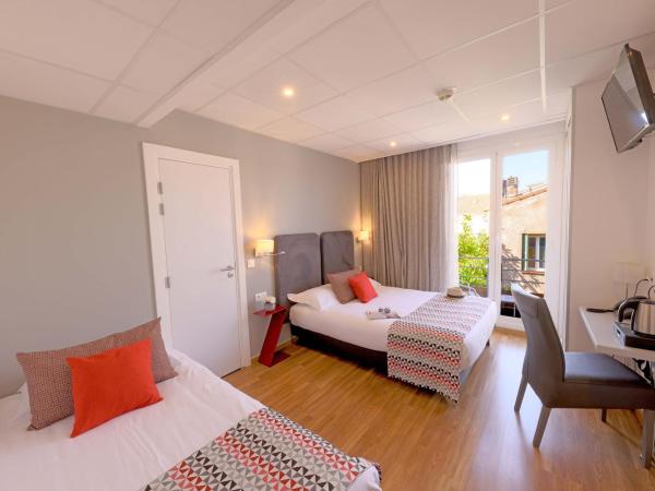 Hôtel Méditerranée : photo 2 de la chambre chambre triple Économique avec balcon