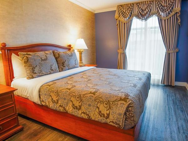Hôtel Palace Royal : photo 1 de la chambre suite avec 1 lit queen-size et canapé-lit - vue sur extérieur