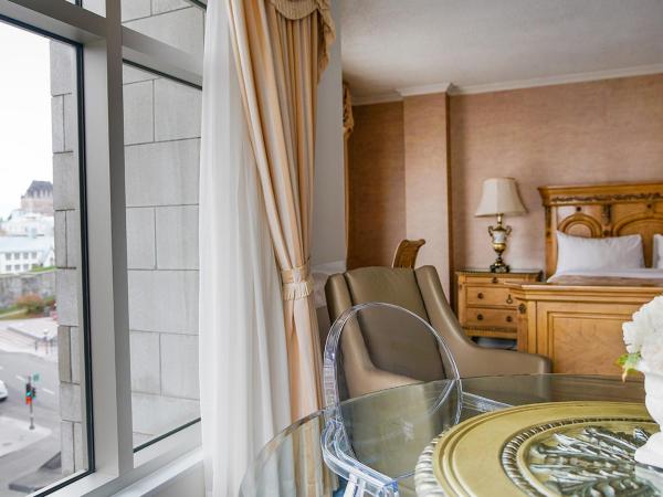 Hôtel Palace Royal : photo 3 de la chambre chambre signature avec 1 lit queen-size et canapé-lit