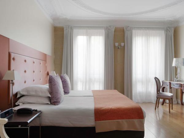 Le 123 Elysees - Astotel : photo 2 de la chambre chambre lits jumeaux pour personnes à mobilité réduite