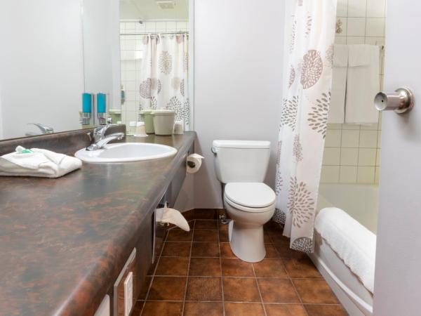 Hôtel Québec Inn : photo 5 de la chambre chambre double Économique avec terrasse intérieure côté restaurant