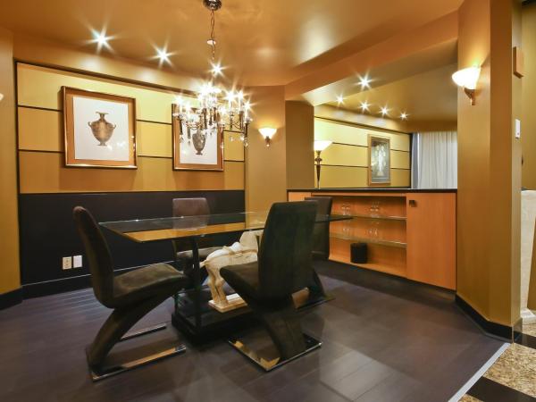 Hôtel Québec Inn : photo 5 de la chambre suite lit king-size avec canapé-lit - thème art déco