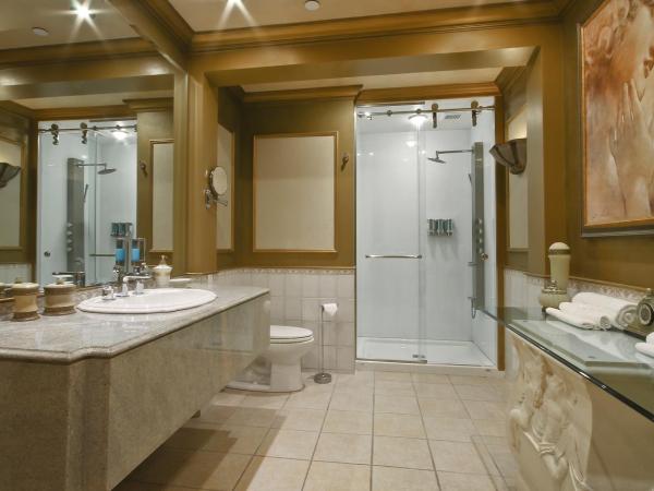 Hôtel Québec Inn : photo 6 de la chambre suite lit king-size avec canapé-lit - thème nuptial