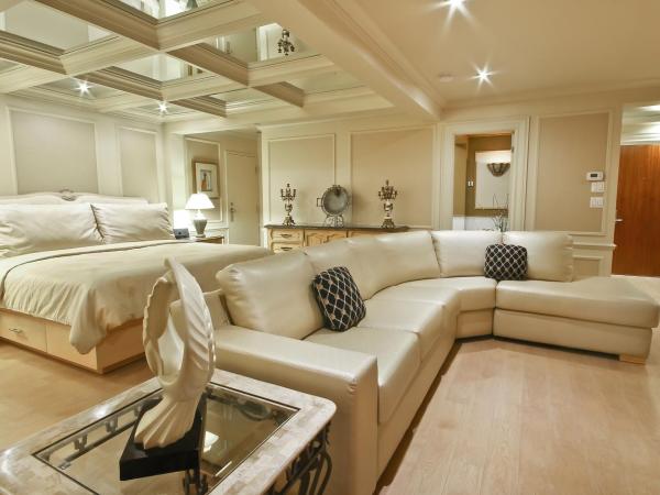 Hôtel Québec Inn : photo 3 de la chambre suite lit king-size avec canapé-lit - thème nuptial