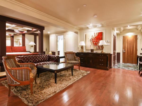 Hôtel Québec Inn : photo 3 de la chambre suite lit king-size - thème empire