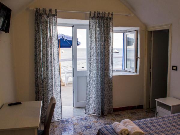 Hotel Regina del Mare : photo 1 de la chambre chambre triple standard