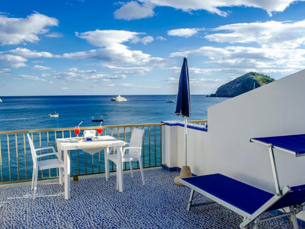 Hotel Regina del Mare : photo 8 de la chambre chambre double supérieure - vue sur mer