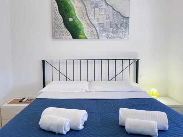 Confortini Rooms SUNDAY : photo 10 de la chambre chambre double avec salle de bains privative extérieure