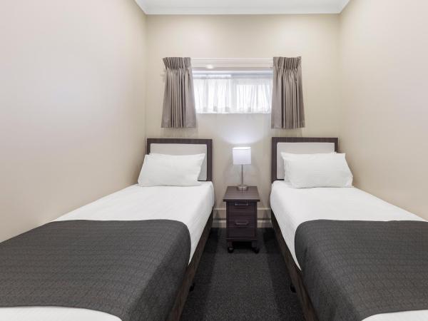 Quality Hotel Melbourne Airport : photo 3 de la chambre suite familiale 2 chambres (À l'Étage)