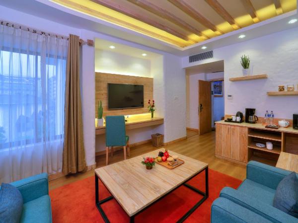 Hotel Barahi Pokhara : photo 4 de la chambre suite