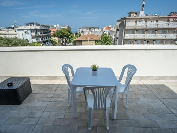 Rimini Bay Suites&Residence : photo 8 de la chambre studio avec terrasse