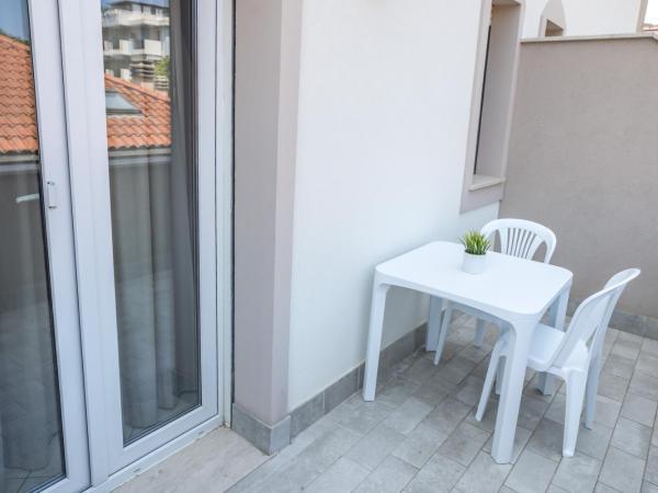 Rimini Bay Suites&Residence : photo 9 de la chambre studio avec balcon 