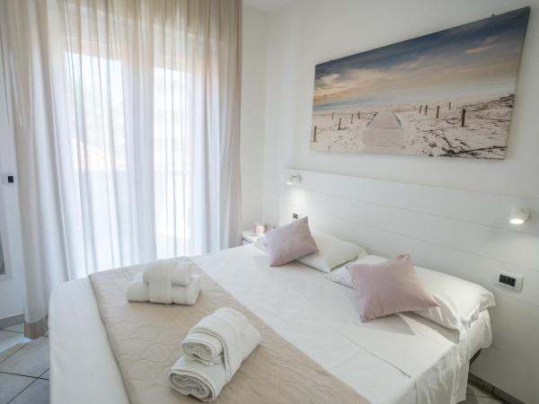 Rimini Bay Suites&Residence : photo 8 de la chambre studio avec balcon 