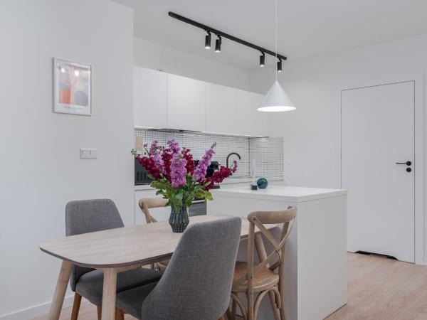 EXCLUSIVE Aparthotel Kraków Lubicz 40 : photo 6 de la chambre studio lit queen-size de luxe 