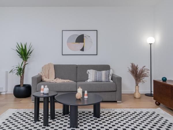 EXCLUSIVE Aparthotel Kraków Lubicz 40 : photo 4 de la chambre appartement 3 chambres